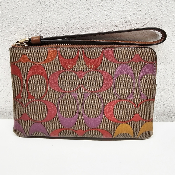 NWT Coach Corner Zip Wristlet In Rainbow Signature Canvas - Picture 1 of 12